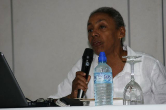 Historian Marie-Lucie Vendryes (Haïti) at the conference at the Media Library of Le Moule en partenariat avec Les Anneaux de la Mémoire