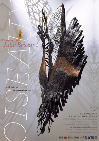 After the Dapper Museum in Paris, Julie is presenting her wings at the St John Perse Foundation in France