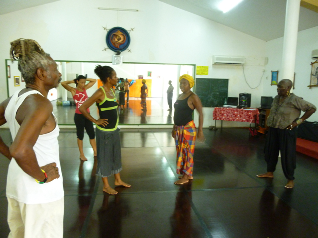 Master class at Kamodjaka with choreographer Raymonde Torin (center) and Yane Mareine (right). October 2015
