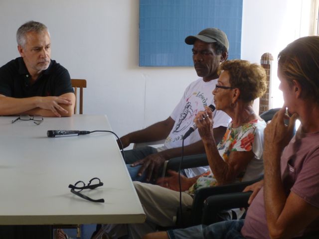 Pierre Scordia interviewing participants at L'Artocarpe